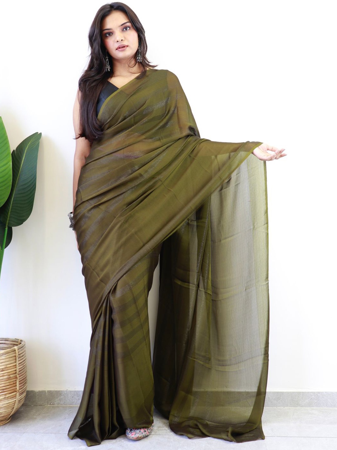 

DIVASTRI Striped Ready to Wear Saree, Green