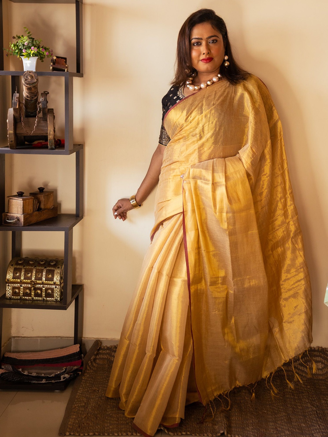 

Uttariya Pure Cotton Solid Handloom Saree with an unstitched blouse piece, Gold