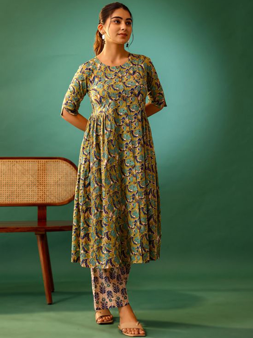

Vivika Floral Printed Pure Cotton Tunic With Trouser, Green