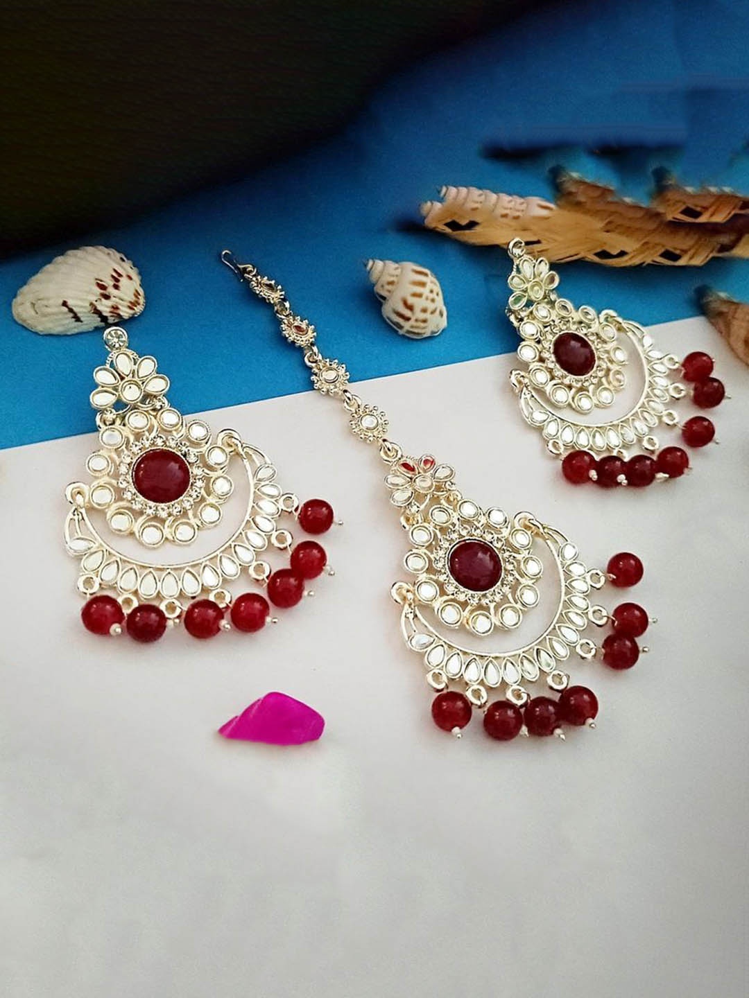 

DIVASTRI Rhodium-Plated Artificial Stones-Studded And Beaded Jewellery Set, Gold
