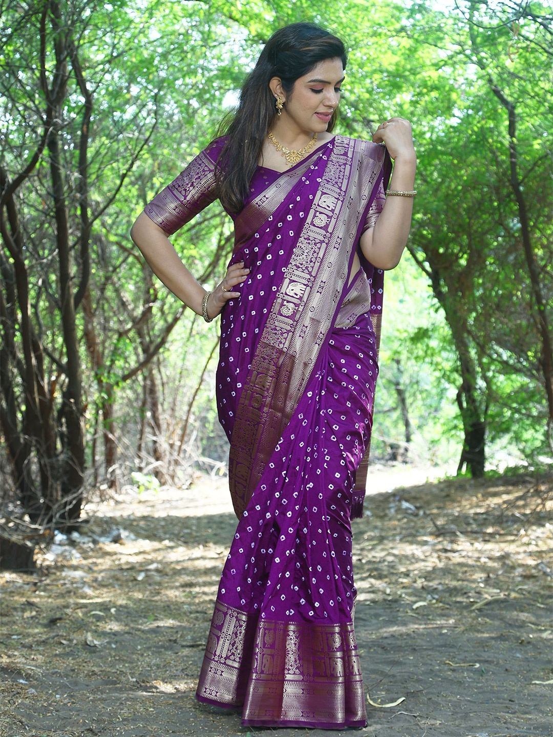 

Vintro Bandhani Printed Woven Design Bordered Zari Kanjeevaram Saree, Violet