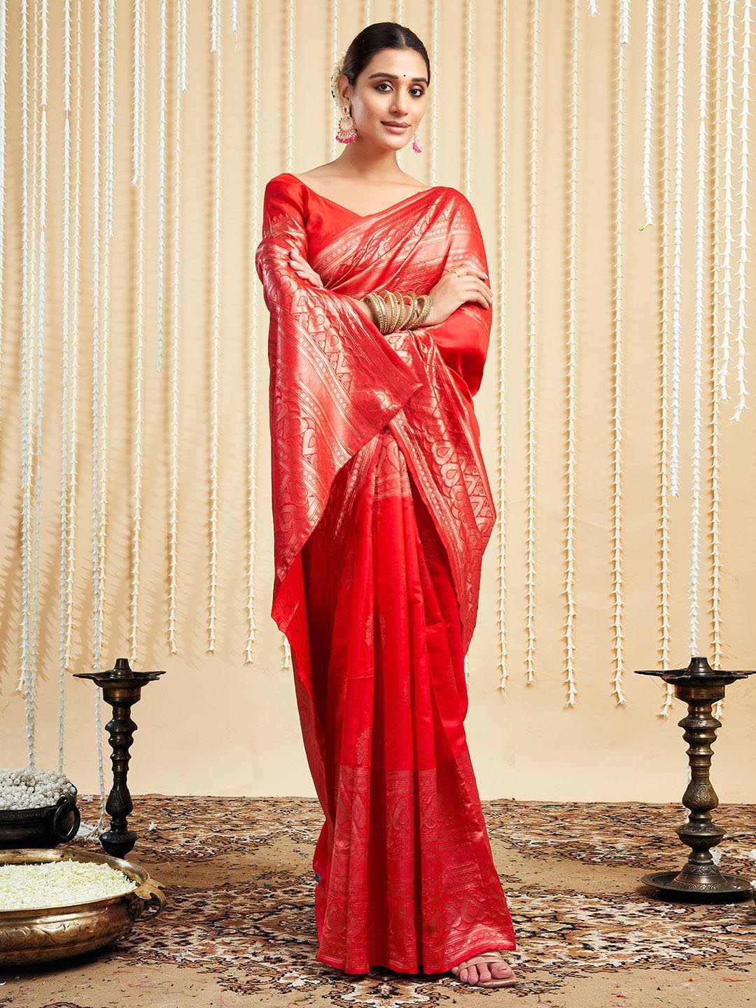 

HERE&NOW Floral Zari Kanjeevaram Saree, Red