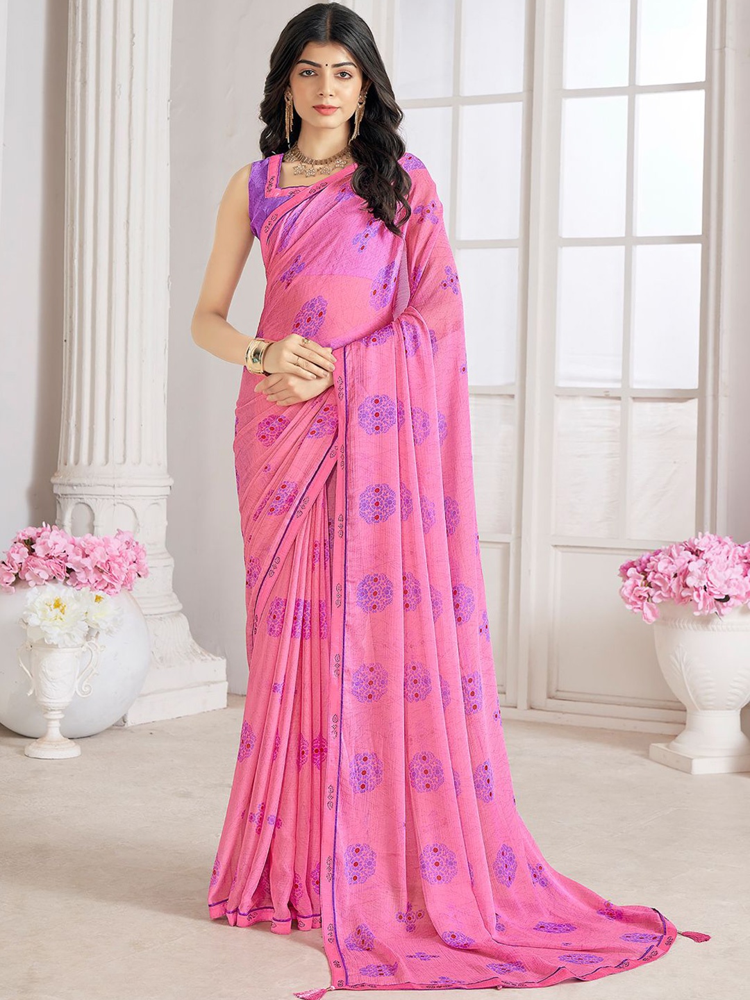 

DIVASTRI Floral Printed Beads and Stones Saree, Pink