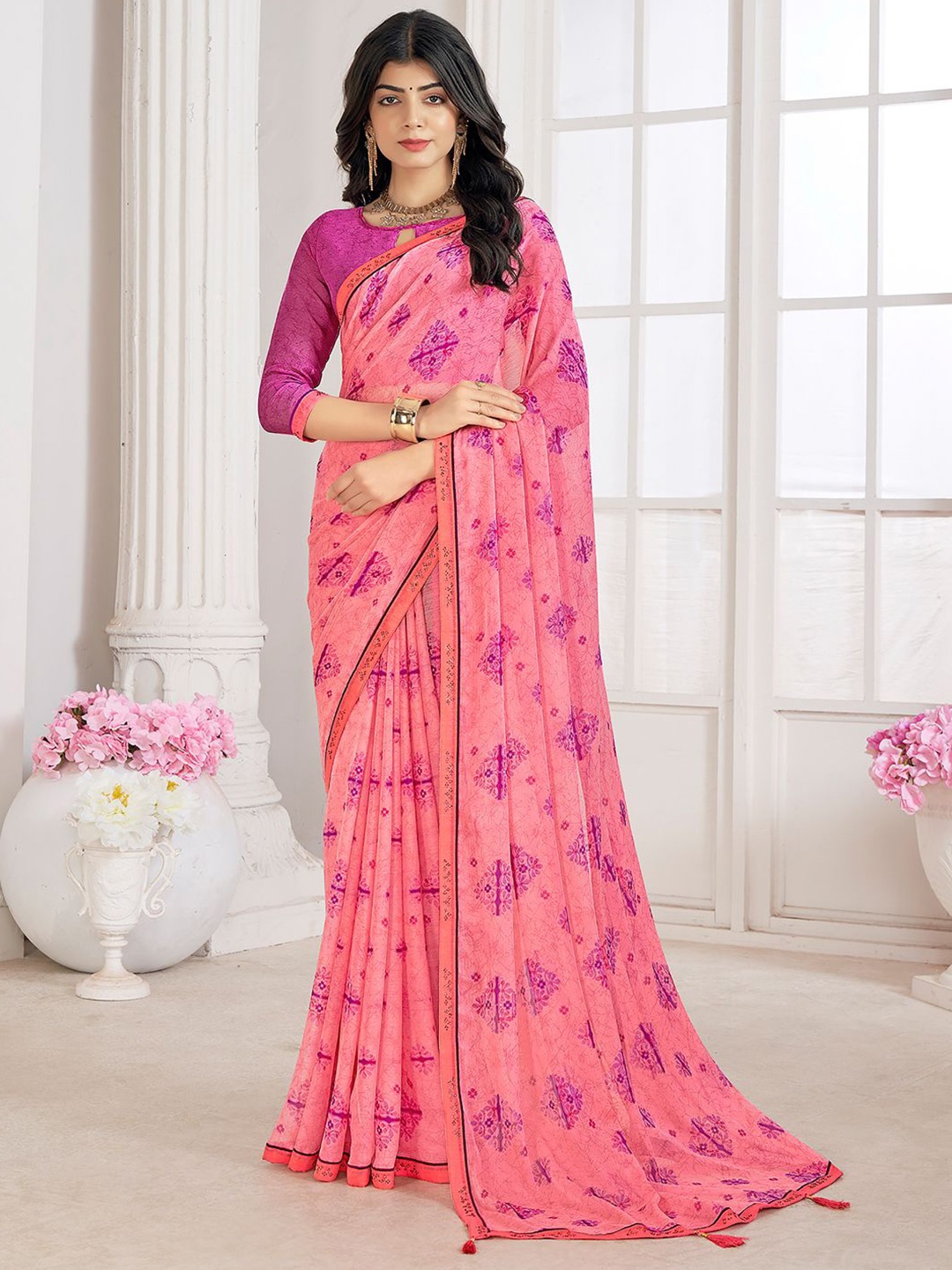 

DIVASTRI Printed Beads and Stones Saree, Pink