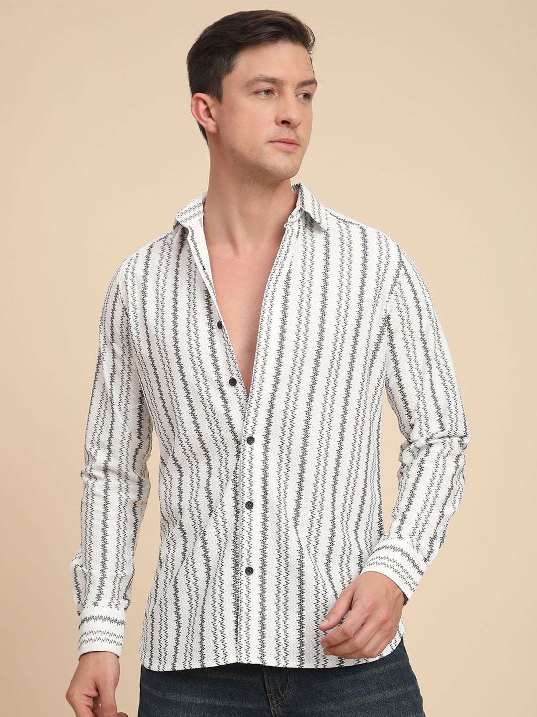 

Voroxy Men Relaxed Opaque Striped Casual Shirt, White