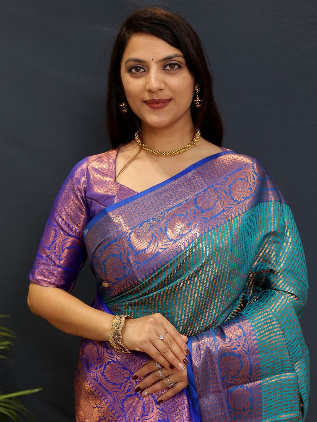 

SILKWEAR Ethnic Motifs Zari Kanjeevaram Saree, Turquoise blue