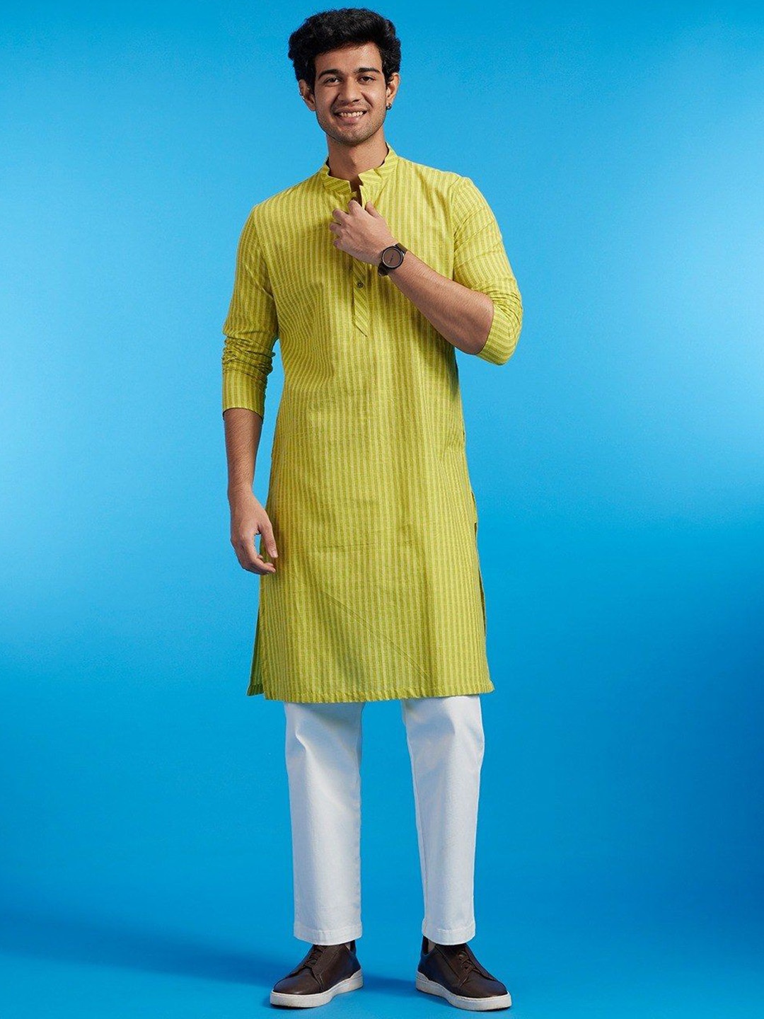 

Diwas by Manyavar Striped Mandarin Collar Pure Cotton Straight Kurta With Pyjama, Green