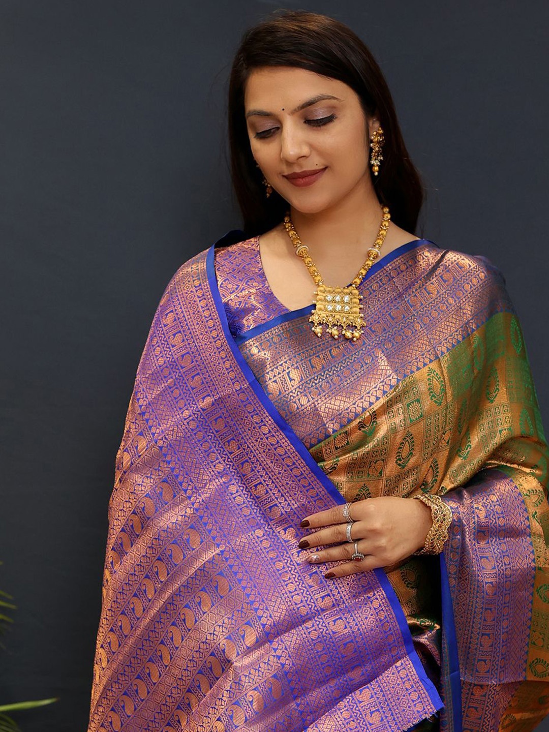 

SILKWEAR Woven Design Zari Silk Cotton Kanjeevaram Saree, Green