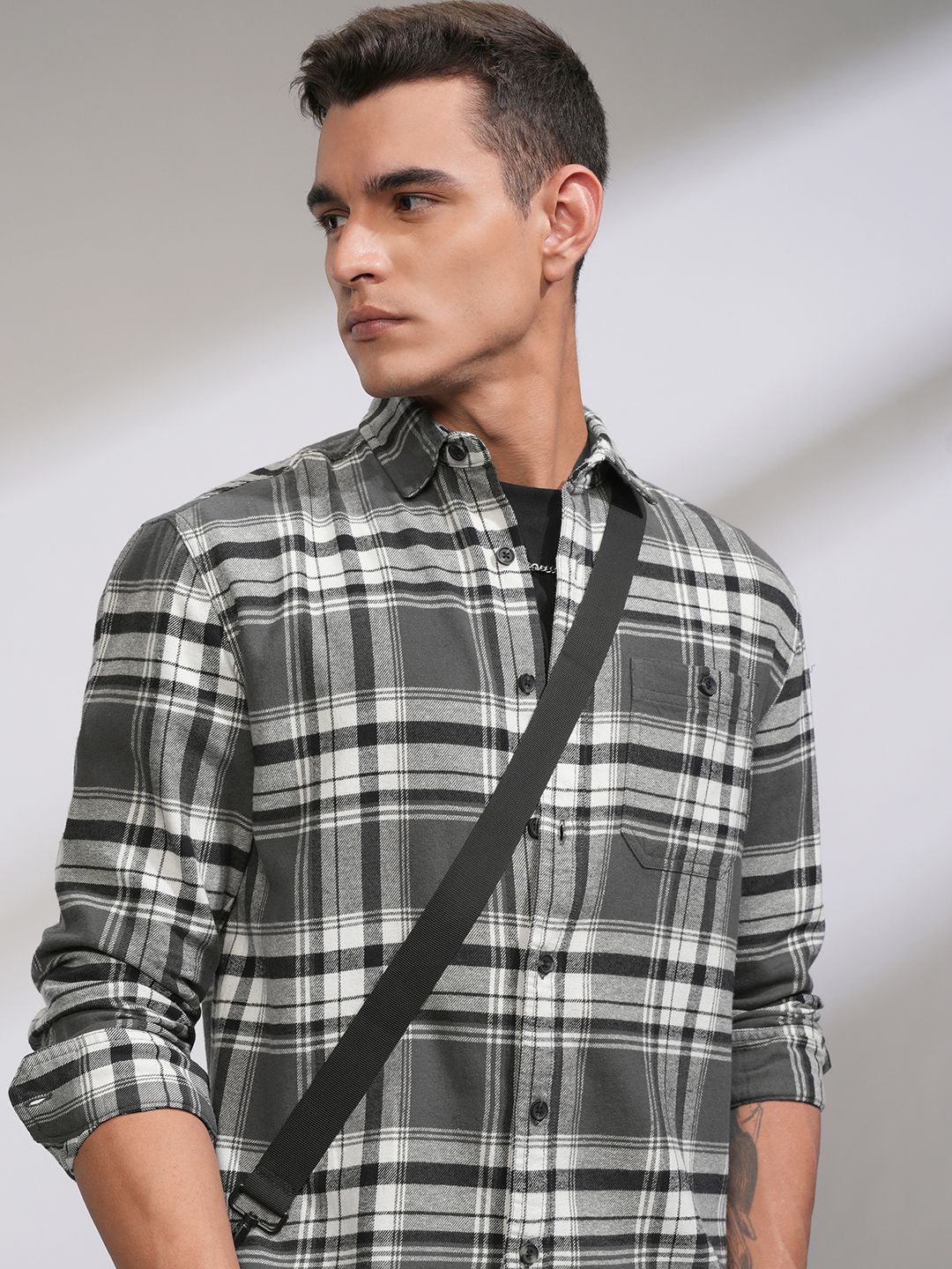 

HIGHLANDER Men Opaque Checked Casual Shirt, Charcoal