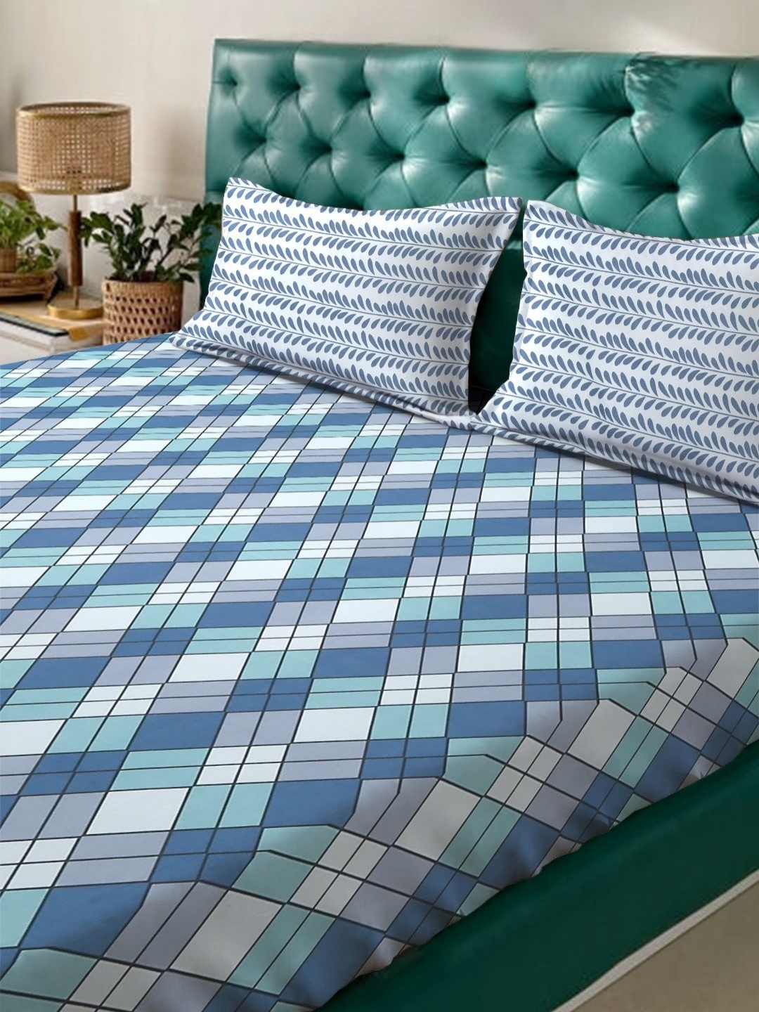 

KLOTTHE Blue & White Geometric Printed 300 TC Fitted King Bedsheet Set 2.50 m x 2.25 m