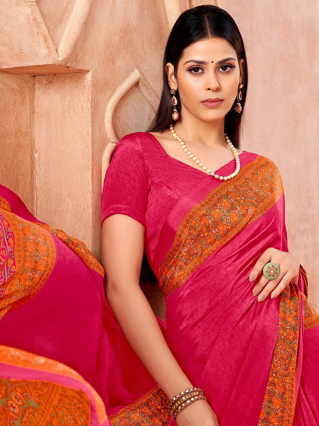 

Mitera Ethnic Motifs Printed Sungudi Saree, Pink