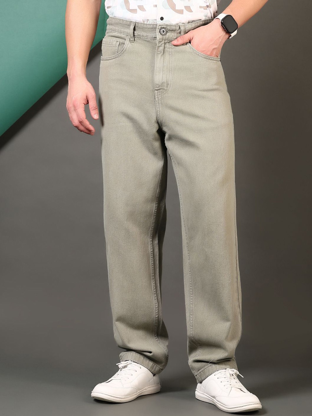 

V-Mart Men Light Fade Jeans, Olive