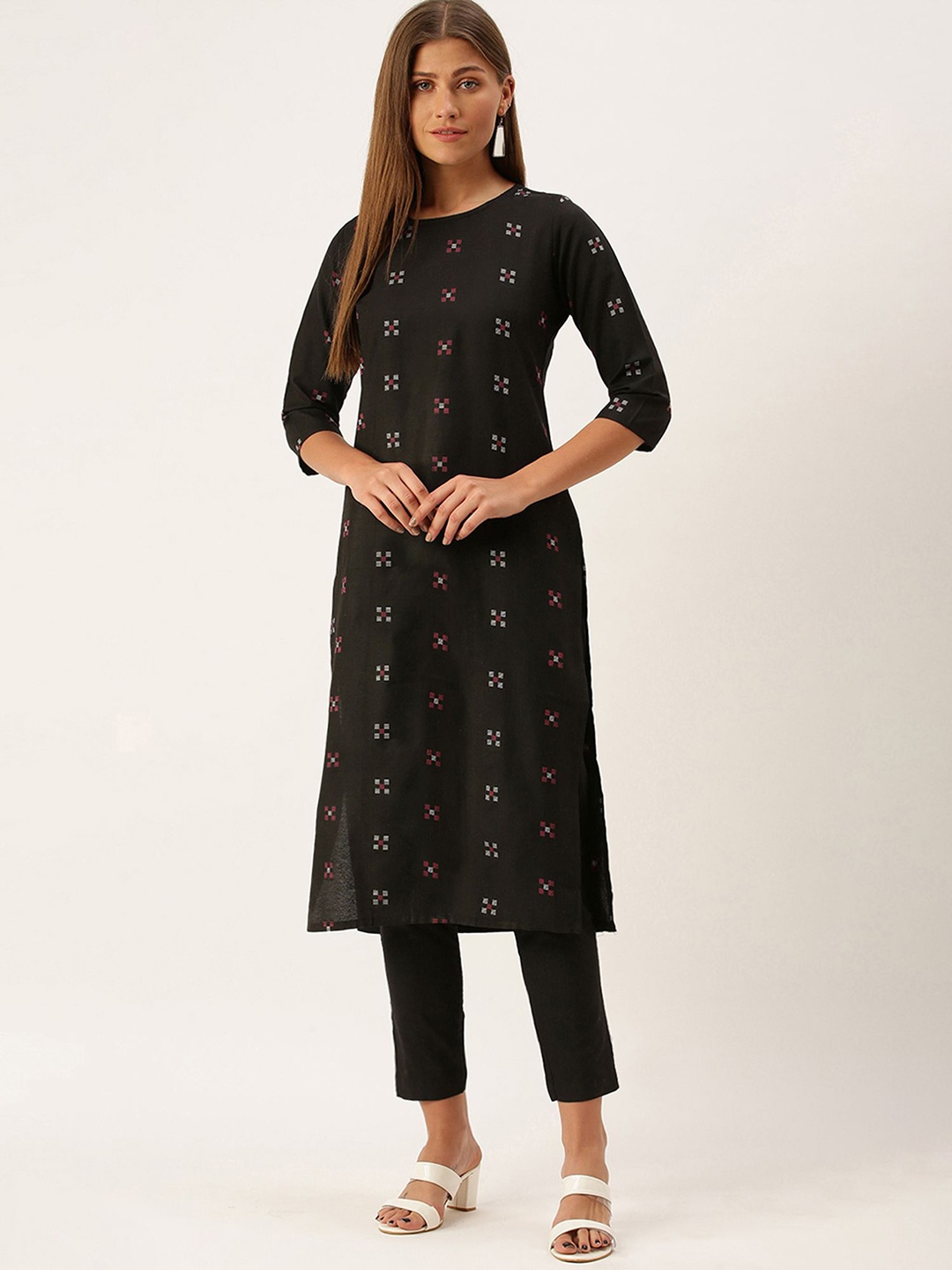 

DIVASTRI Geometric Printed Round Neck Straight Kurta With Trousers, Black