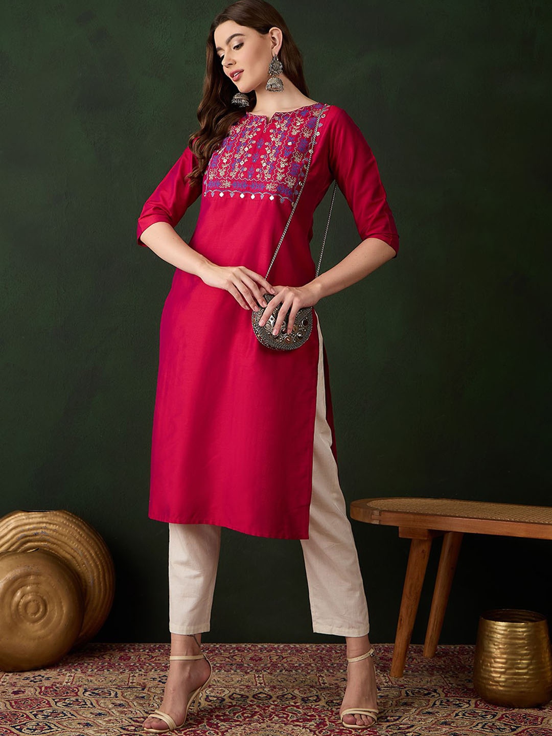 

Sangria Floral Yoke Design Notch Neck Thread Work Straight Kurta, Pink