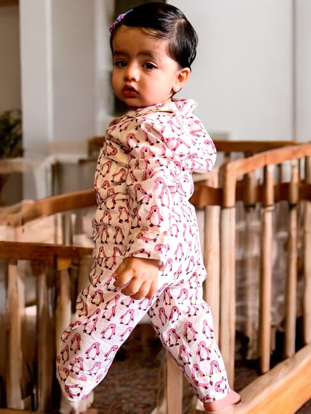 

MYZUIE Unisex Kids Printed Night suit, Pink