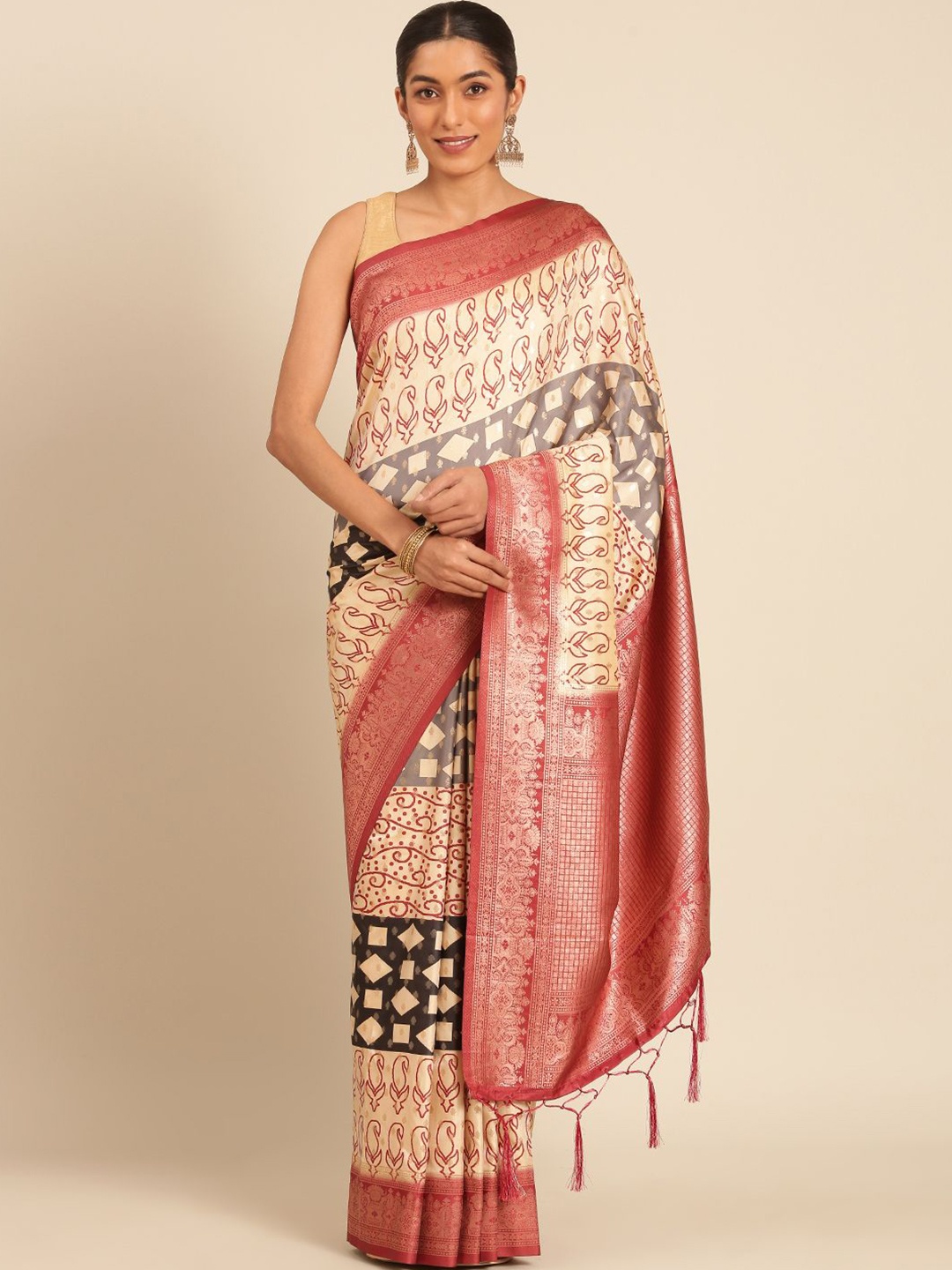 

DIVASTRI Paisley Printed Saree, Cream