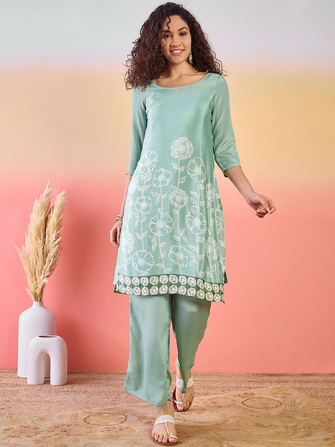 

Sangria Floral Printed Round Neck Straight Kurta With Trouser & Inner, Green