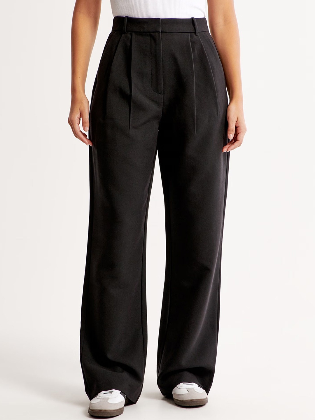 

FNOCKS Women Original Tapered Fit High-Rise Lint Free Pleated Trousers, White