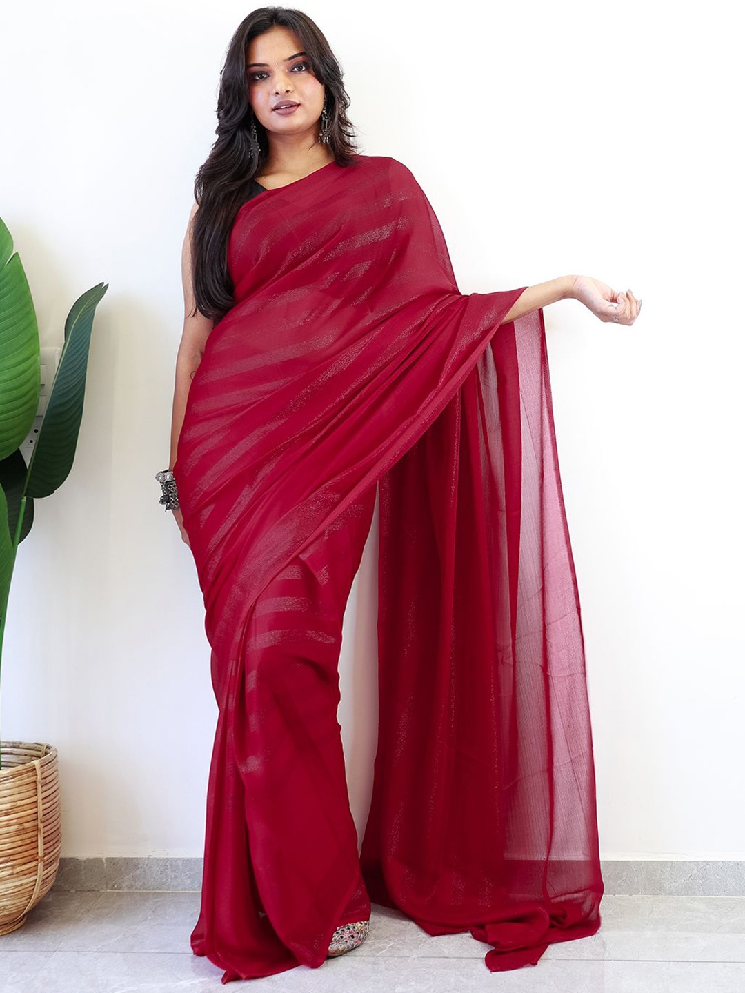 

DIVASTRI Striped Ready to Wear Saree, Red