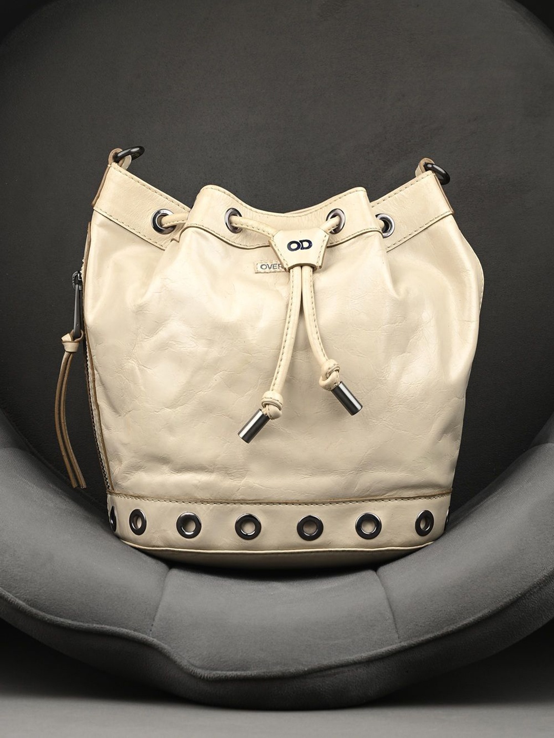 

Overdrive Leather Bucket Handheld Bag with Tasselled, White