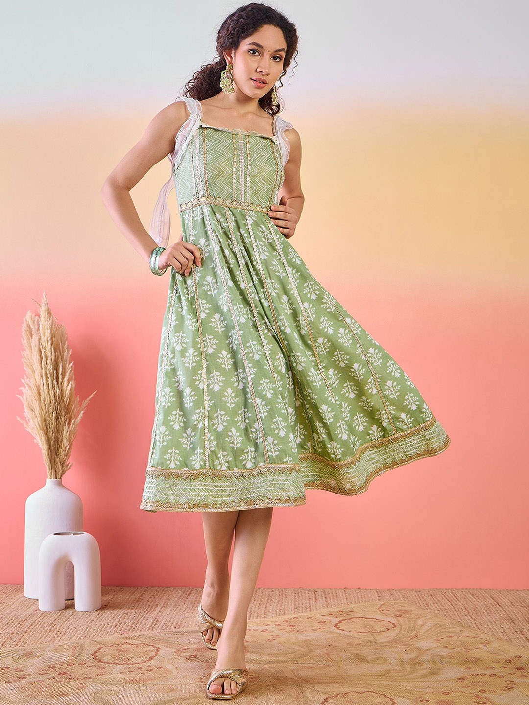 

Sangria Floral Printed Shoulder Straps Pure Cotton Ethnic Dress, Green