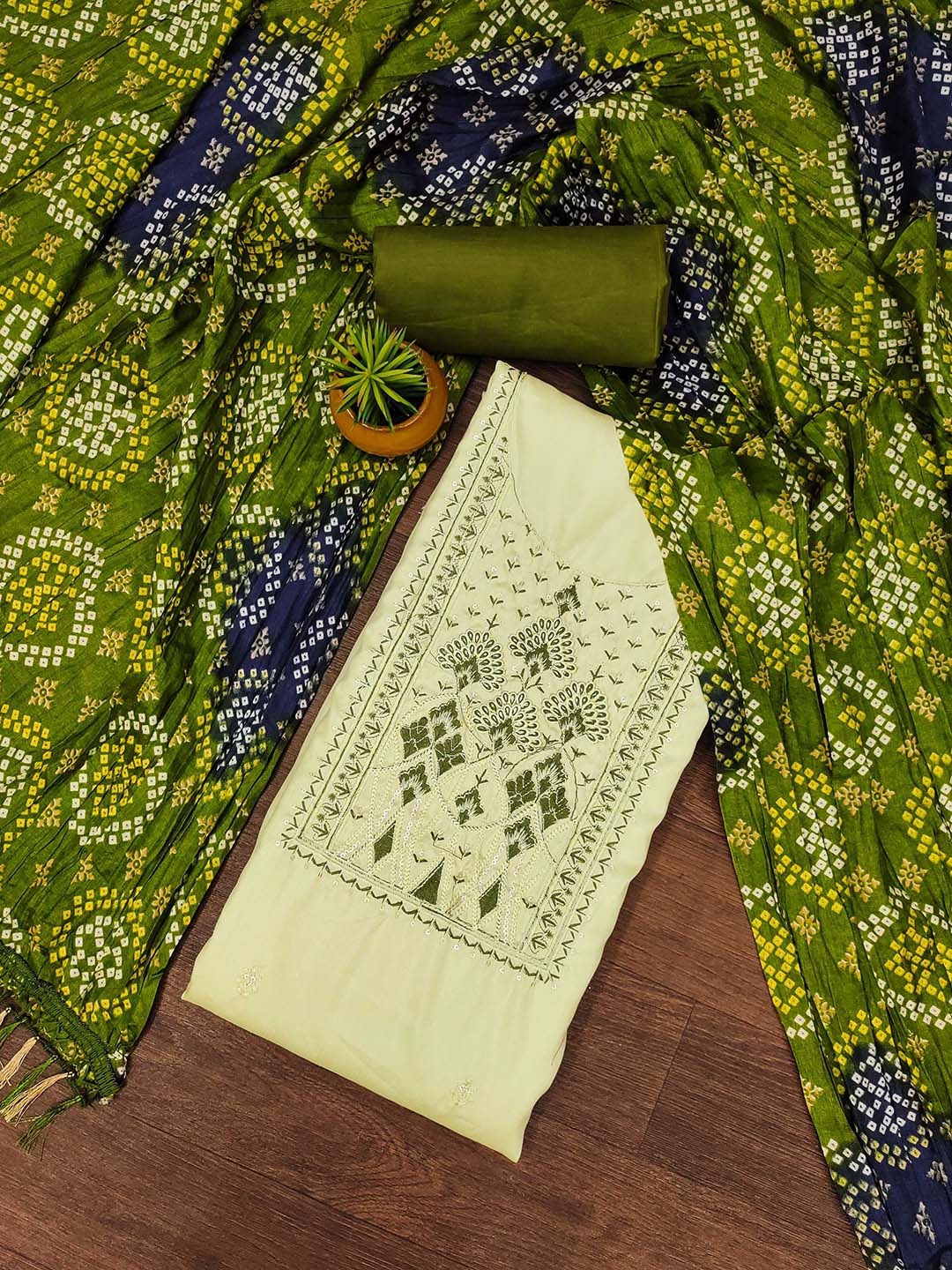 

SAINOOR Embroidered Silk Unstitched Dress Material, Green