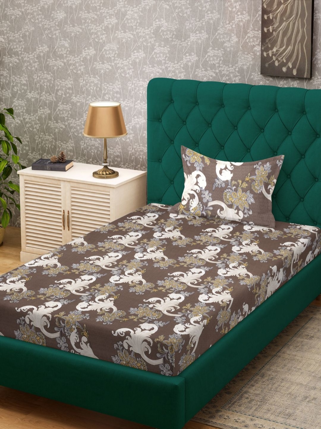 

KLOTTHE Brown Floral Printed Flat 300TC Single Bedsheet With Pillow Cover