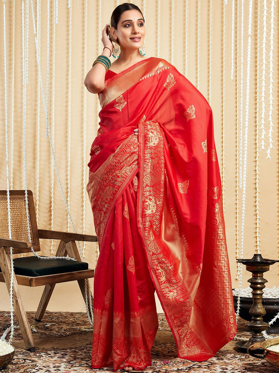 

HERE&NOW Woven Design Zari Kanjeevaram Saree, Red