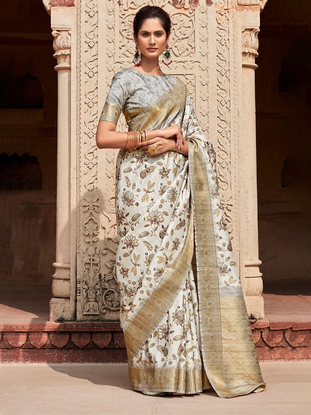 

MySilkLove Floral Printed Banarasi Saree, White