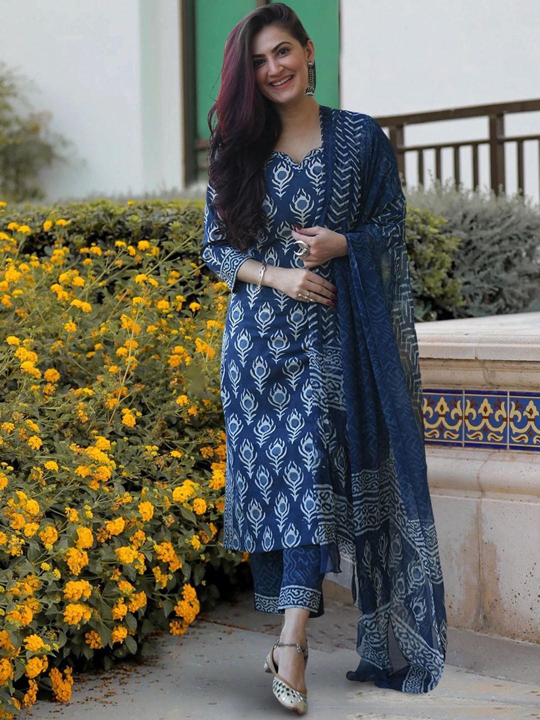 

Moda Rapido Women Ethnic Motifs Printed Regular Kurta with Trousers & With Dupatta, Blue