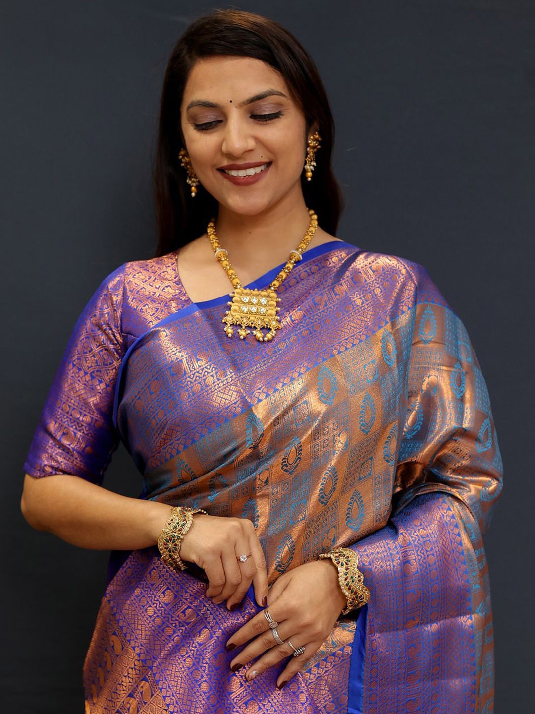 

SILKWEAR Ethnic Motifs Zari Kanjeevaram Saree, Teal