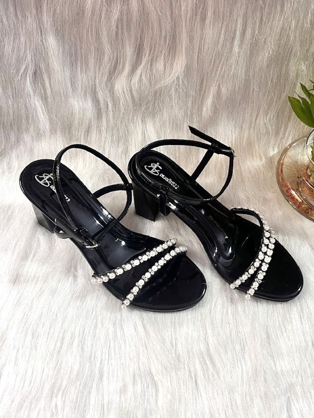 

Insolito22 Block Pumps, Black