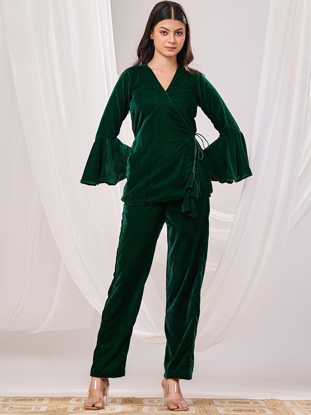 

Futra Gabha V-Neck Bell Sleeves Velvet Top With Trousers, Green