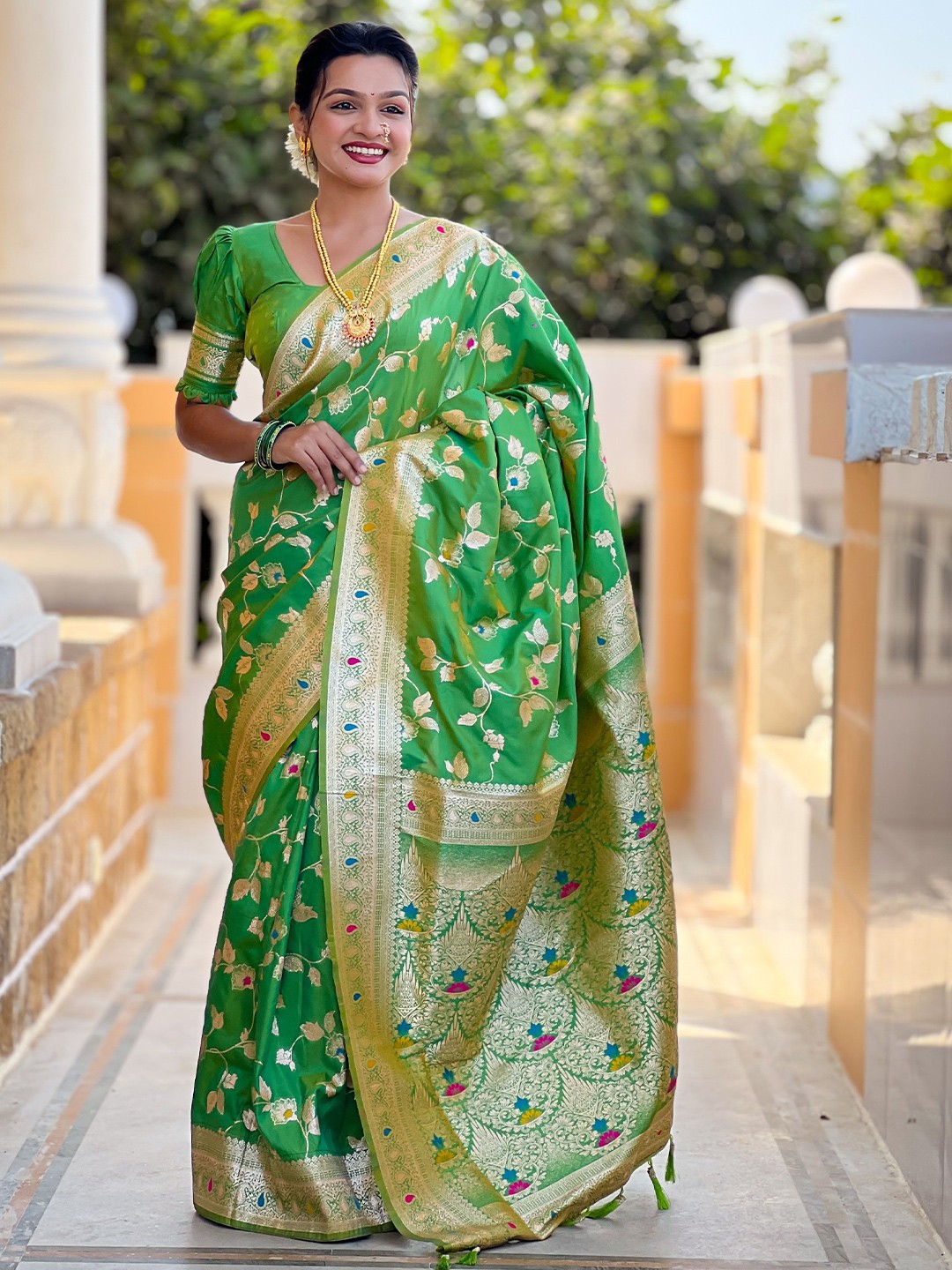 

Ekta Textiles Woven Design Zari Pure Silk Banarasi Saree, Green
