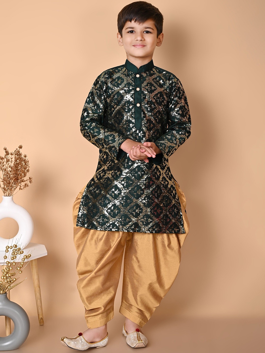 

Cae Boys Embroidered Regular Sequinned Dupion Silk Kurta with Patiala, Green