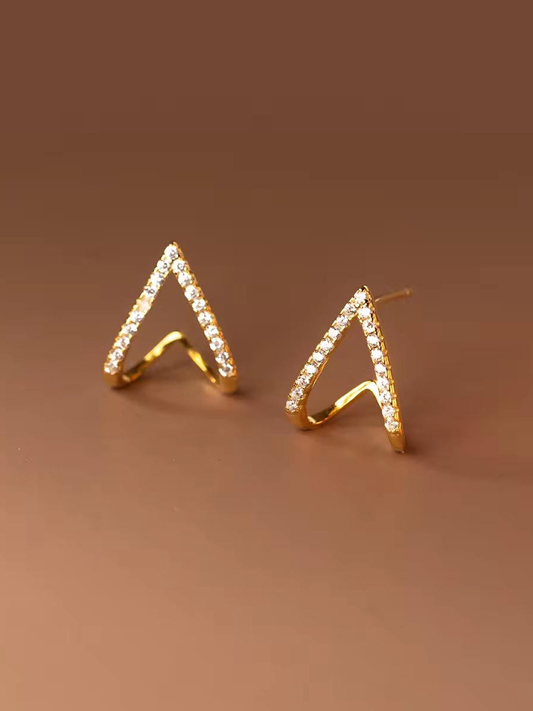 

MADDY SPACE Set Of 2 Gold-Plated Artificial Stones Studded Korean Studs