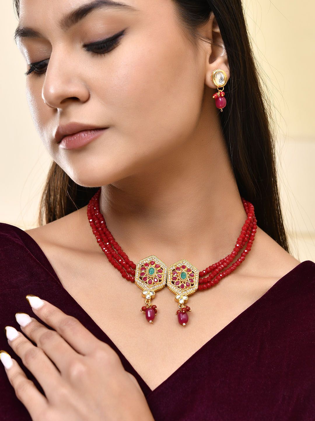 

Silvermerc Designs Gold-Plated Stone-Studded & Beaded Jewellery Set