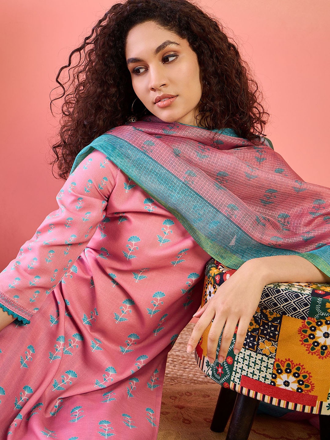 

Sangria Floral Printed Round Neck Straight Linen Kurta With Trousers And Dupatta, Pink
