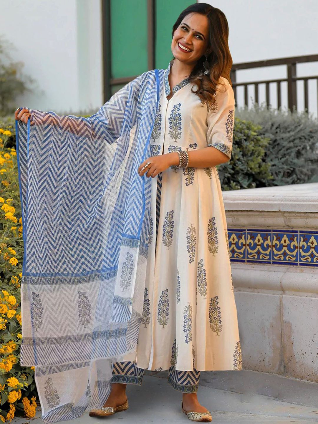 

Moda Rapido Women Ethnic Motifs Printed Regular Kurta with Trousers & With Dupatta, White
