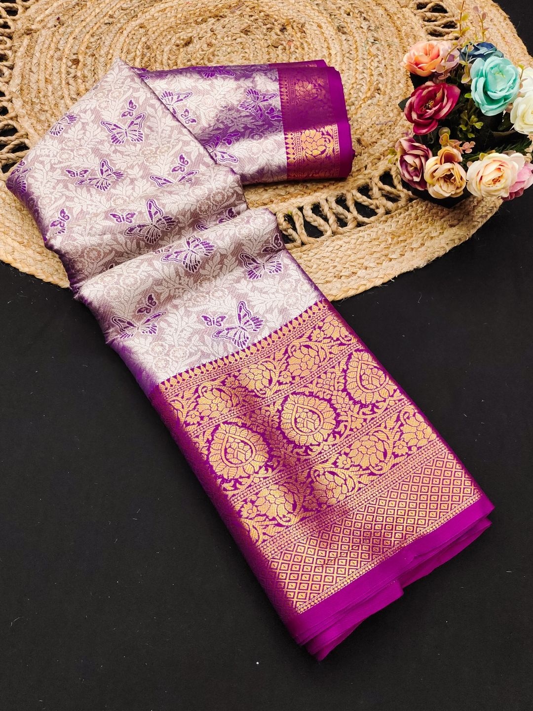 

DIVASTRI Floral Zari Pure Silk Banarasi Saree, Purple