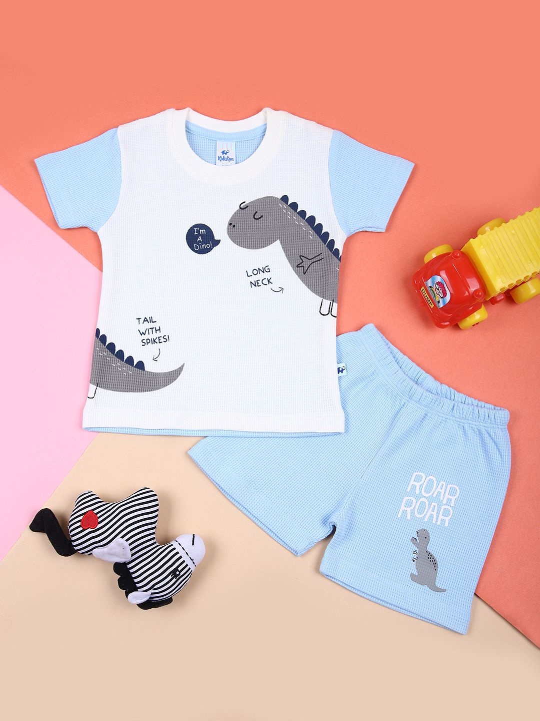 

V-Mart Boys Printed Round Neck T-Shirt With Shorts, Off white