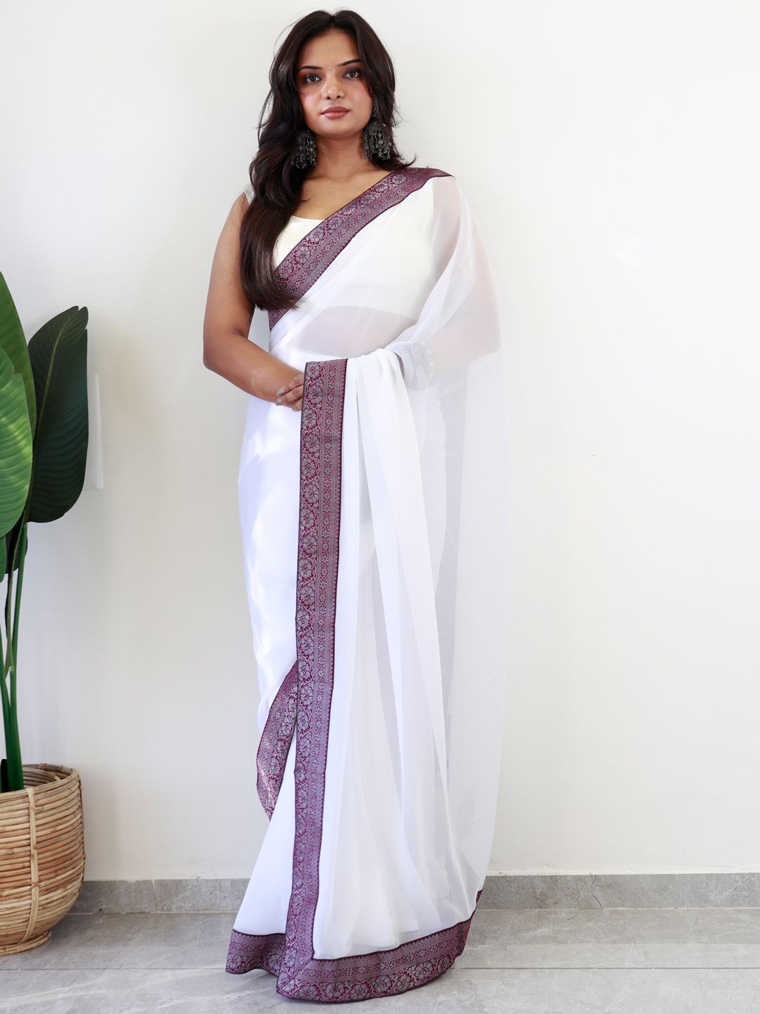 

DIVASTRI Zari Ready to Wear Saree, White