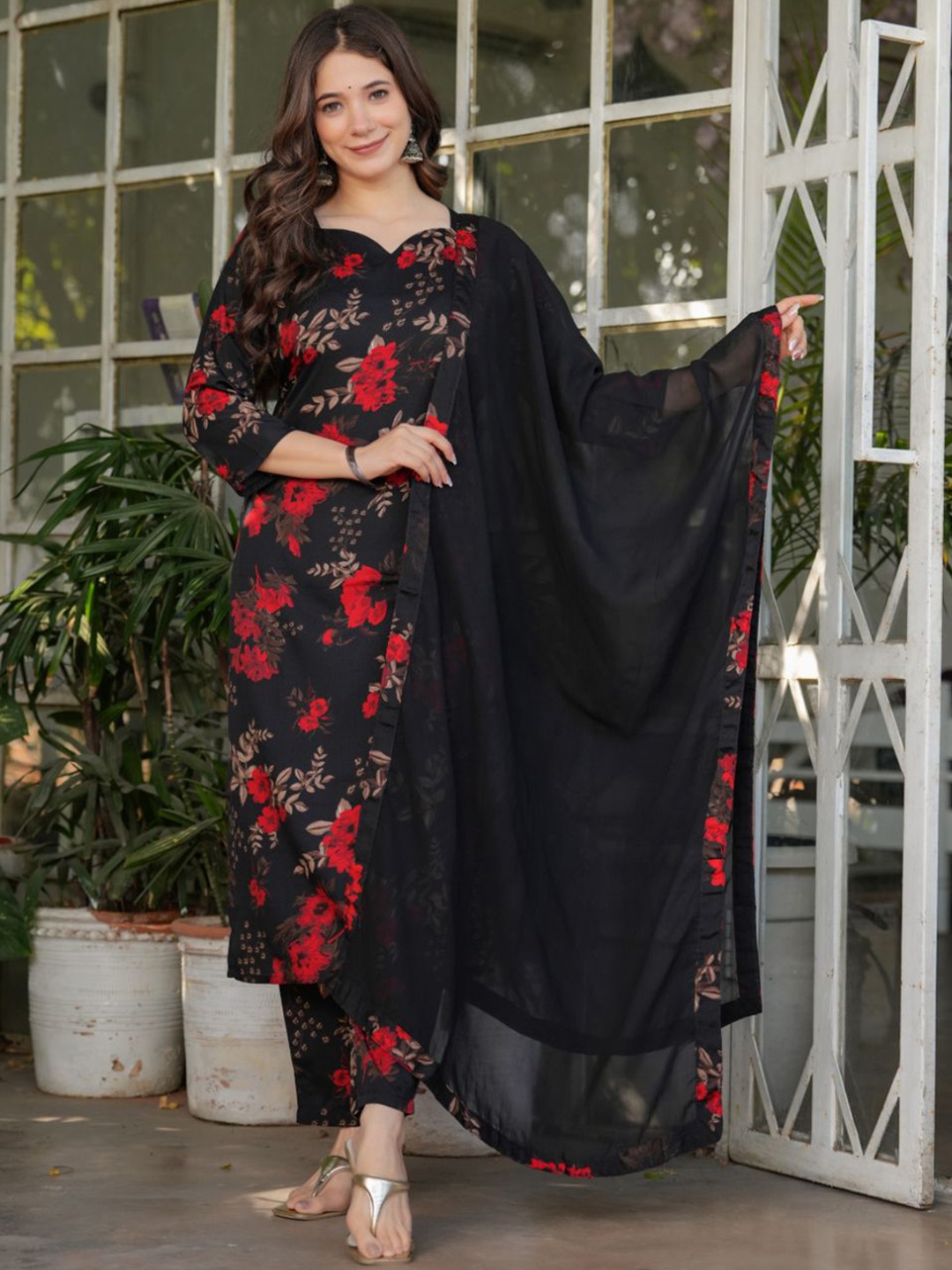 

Lilots Women Floral Printed Regular Kurta with Trousers & With Dupatta, Black