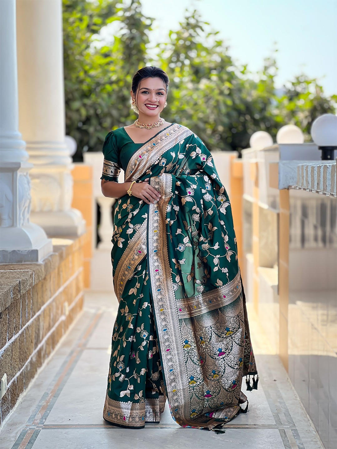 

Ekta Textiles Woven Design Zari Pure Silk Banarasi Saree, Green