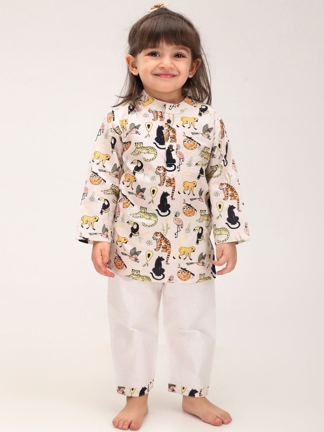 

MAMA AND PEACHES Unisex Kids Animal Printed Pure Cotton Kurta With Trouser, Beige