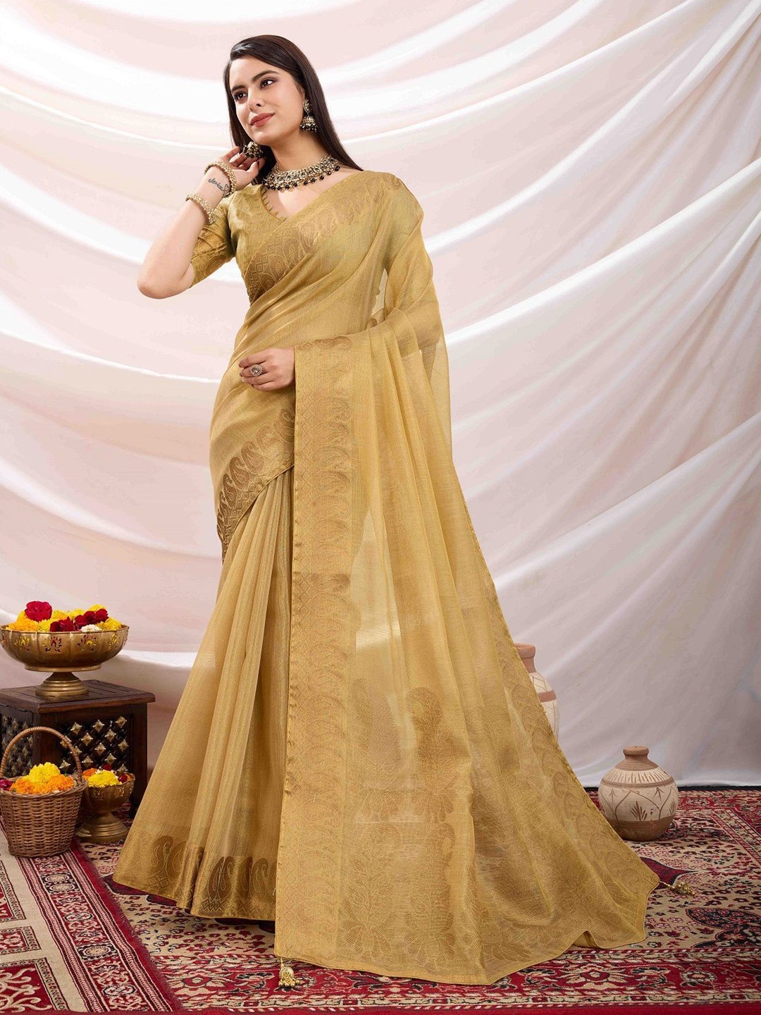 

Mitera Zari Linen Blend Saree, Gold