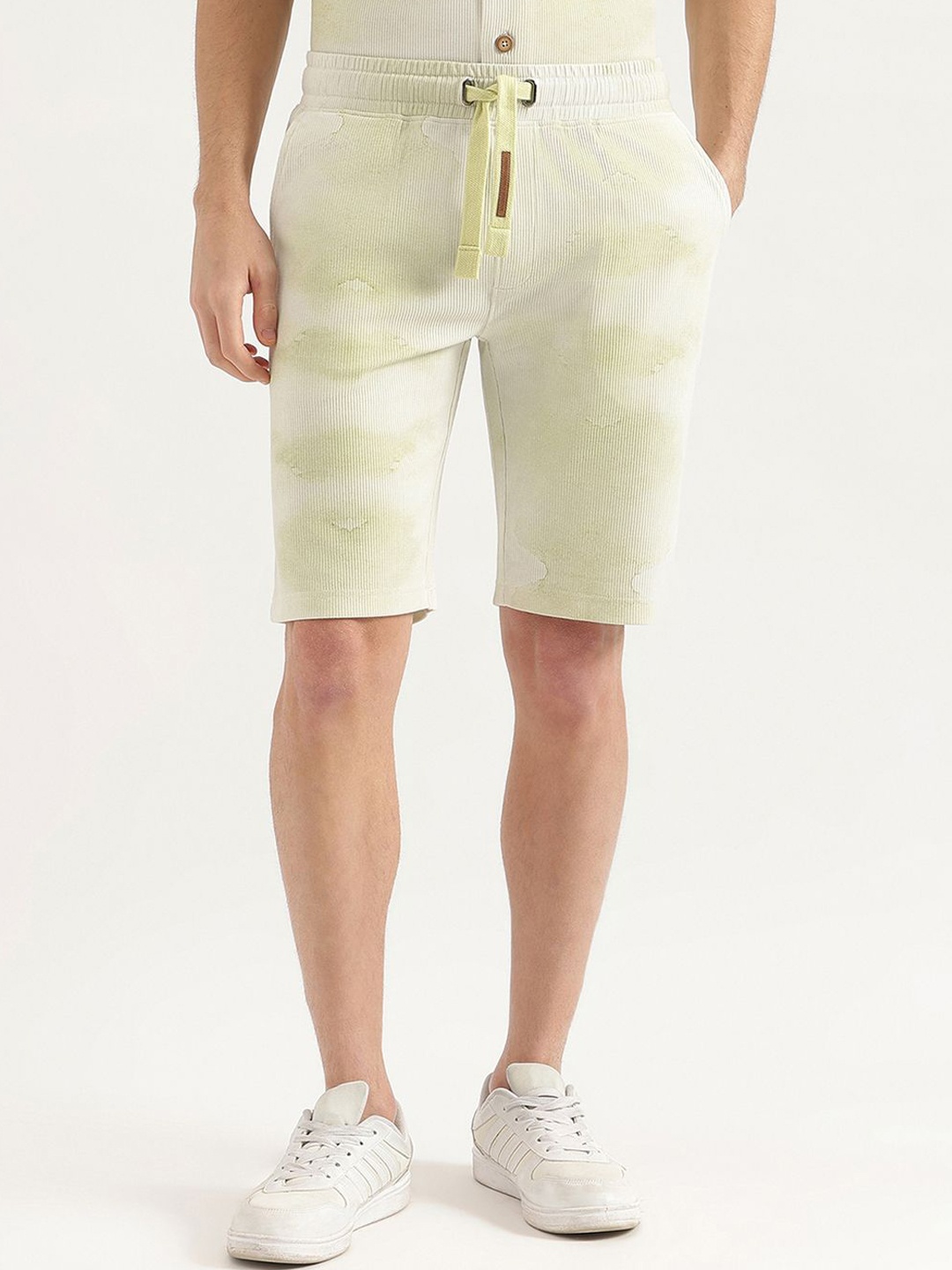 

United Colors of Benetton Men Printed Shorts, Multi
