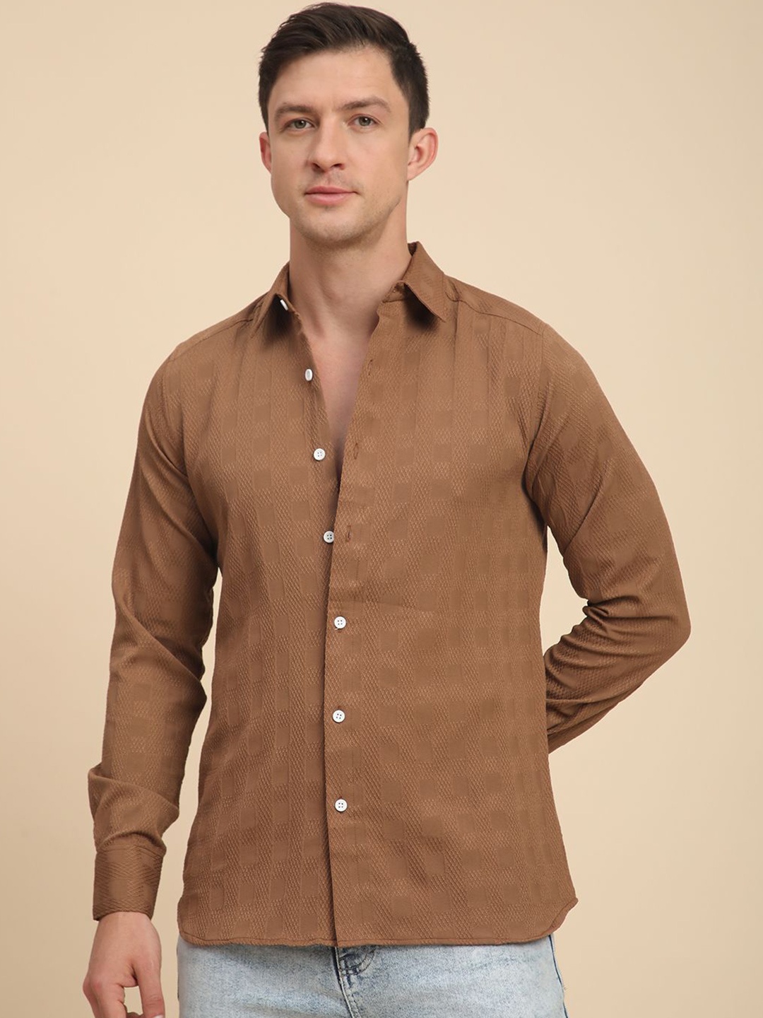 

Voroxy Men Relaxed Opaque Casual Shirt, Brown