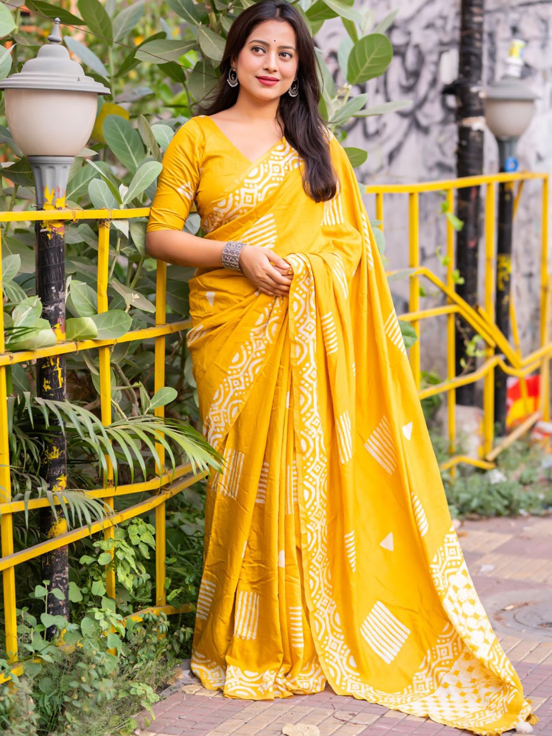 

DIVASTRI Batik Chanderi Saree, Yellow