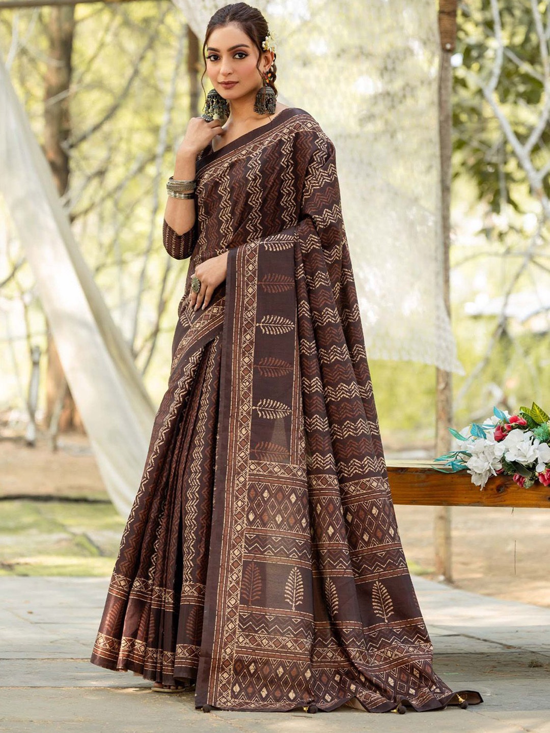 

Saree mall Silk Blend Sarees, Brown
